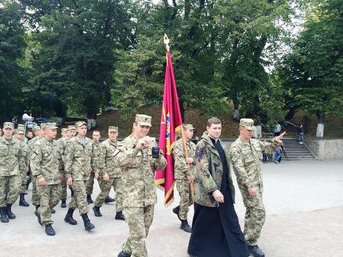 Хрест - це найсильніша зброя,якою можемо подолати зло - VI військове паломництво до Зарваниці.(ФОТО) Хрест - це найсильніша зброя,якою можемо подолати зло - VI військове паломництво до Зарваниці.(ФОТО)